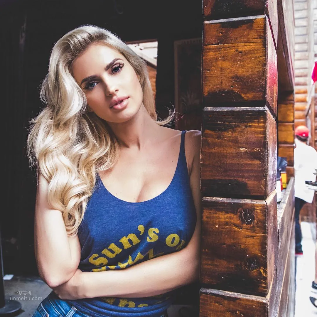 浓醇香！焦糖妹「Leanna Bartlett」身材好诱人_8