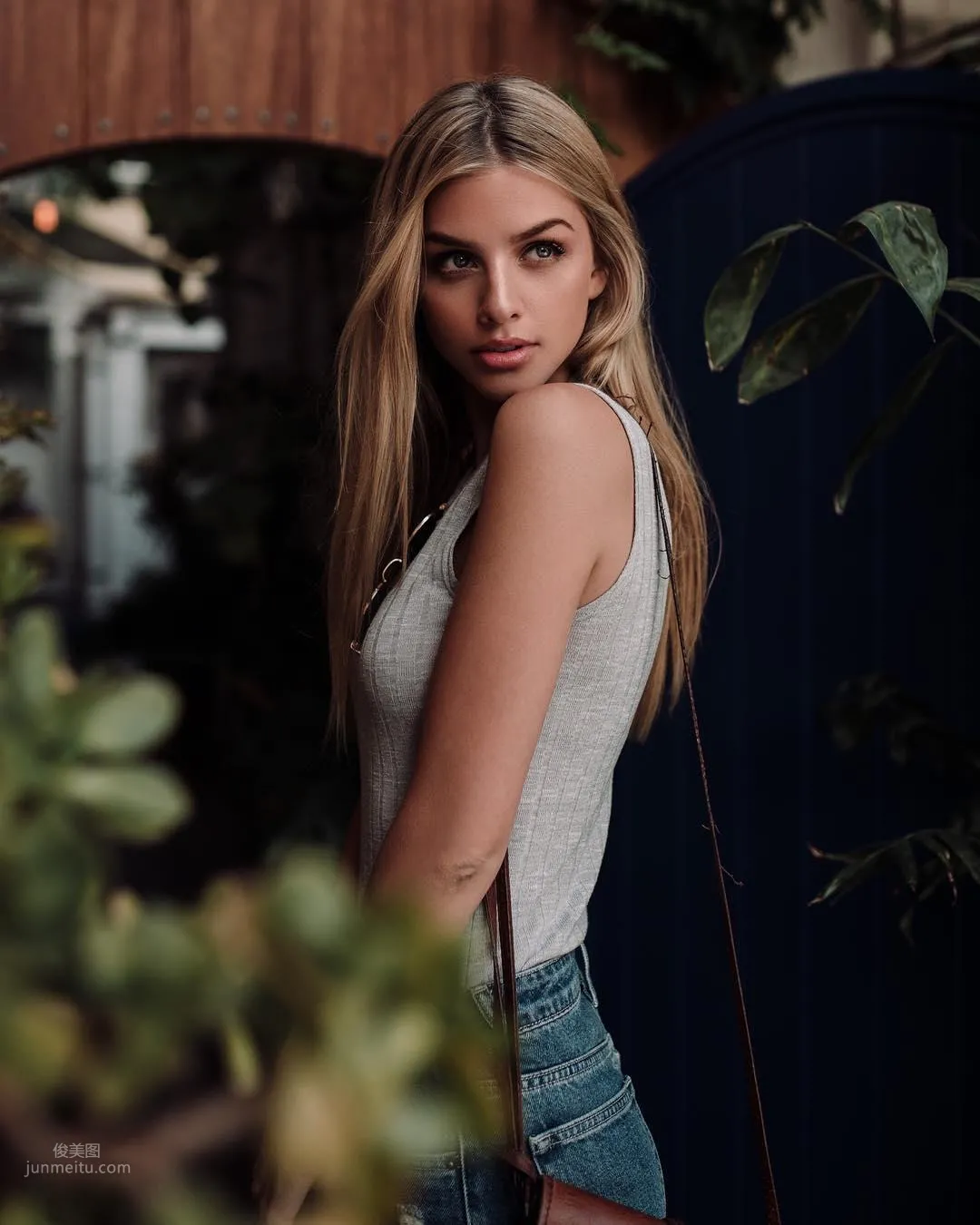 Marina Laswick- 加拿大美妆博主私房照_16