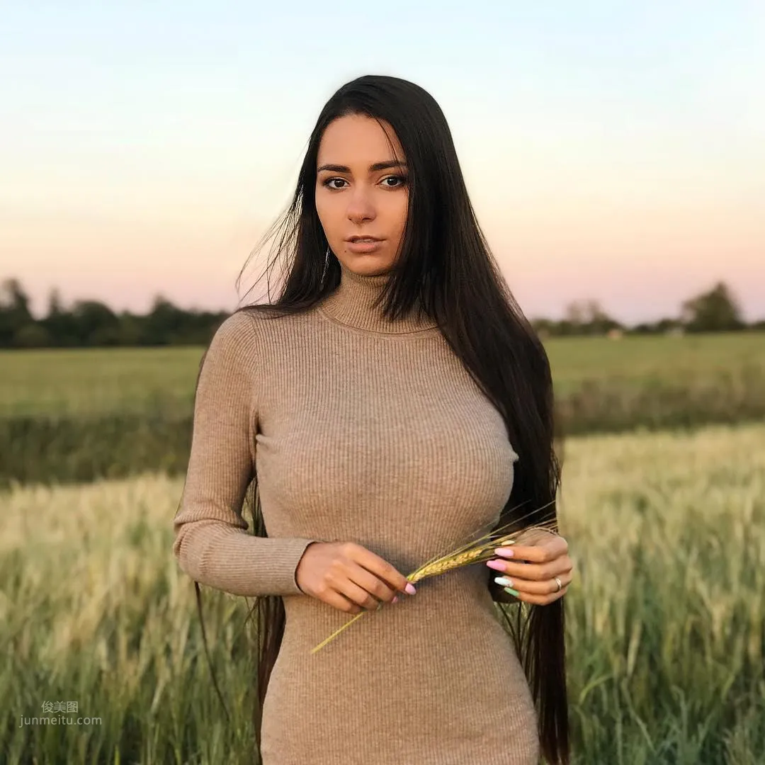 Helga Lovekaty- 俄罗斯最具杀伤力的嫩模_37