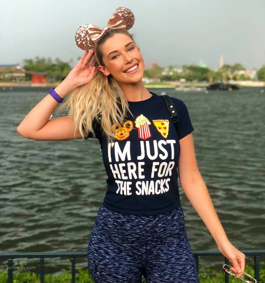 Noelle Foley- 10头身高挑正妹气质突出_22