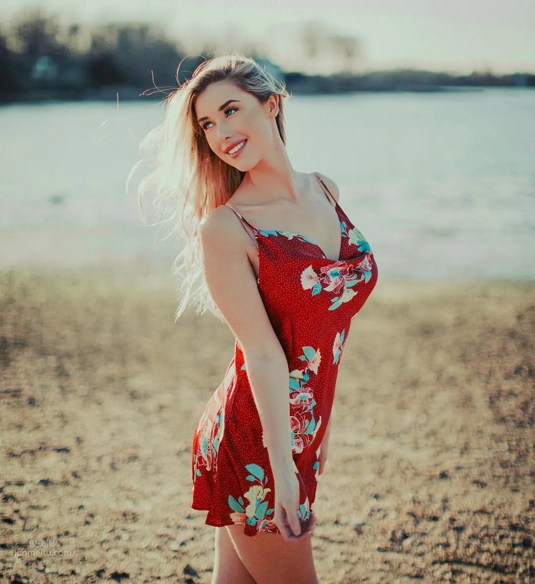 Noelle Foley- 10头身高挑正妹气质突出_15