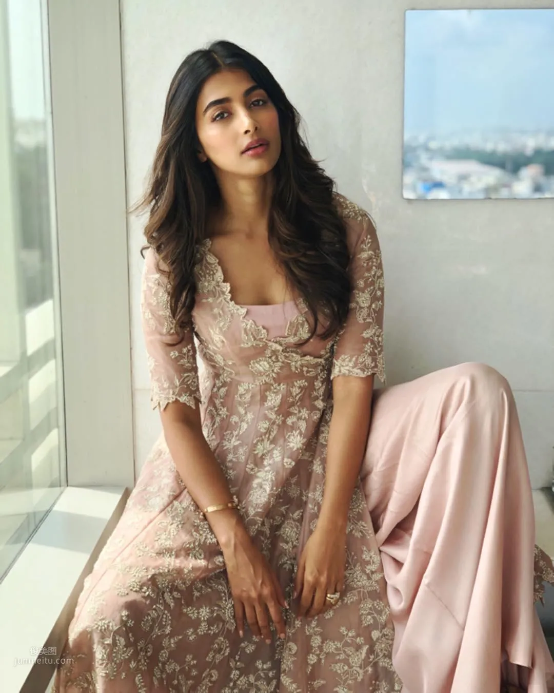 Pooja Hegde- 印度美人颜值气质好_15