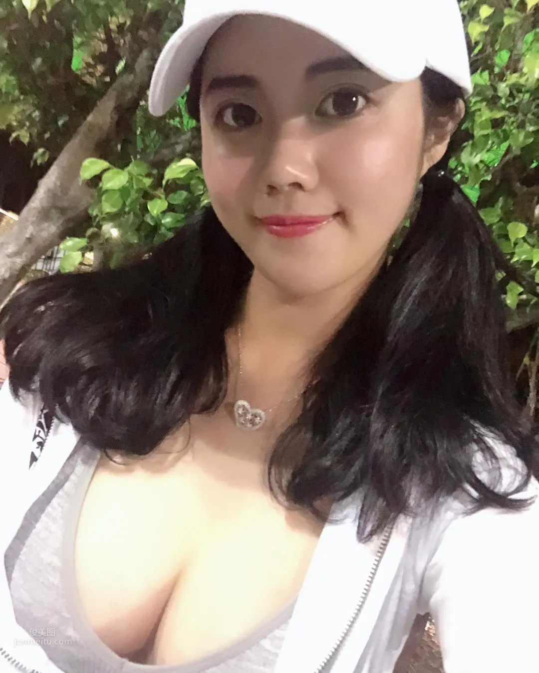 鹿芷绮- 爱喝牛奶的妹子自带丰沛乳量_3