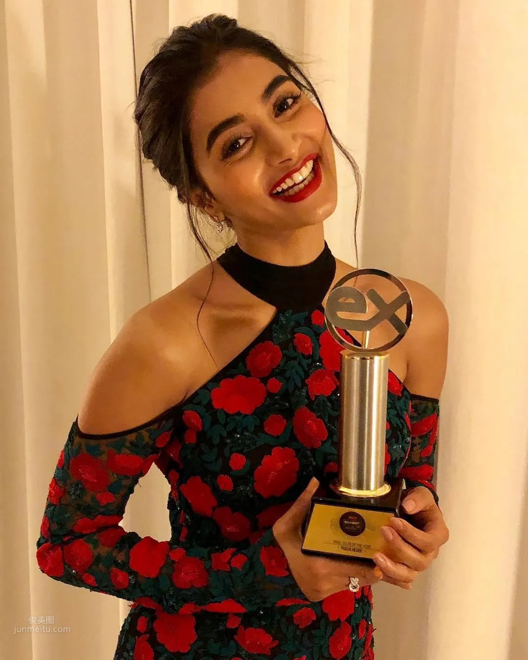 Pooja Hegde- 印度美人颜值气质好_2