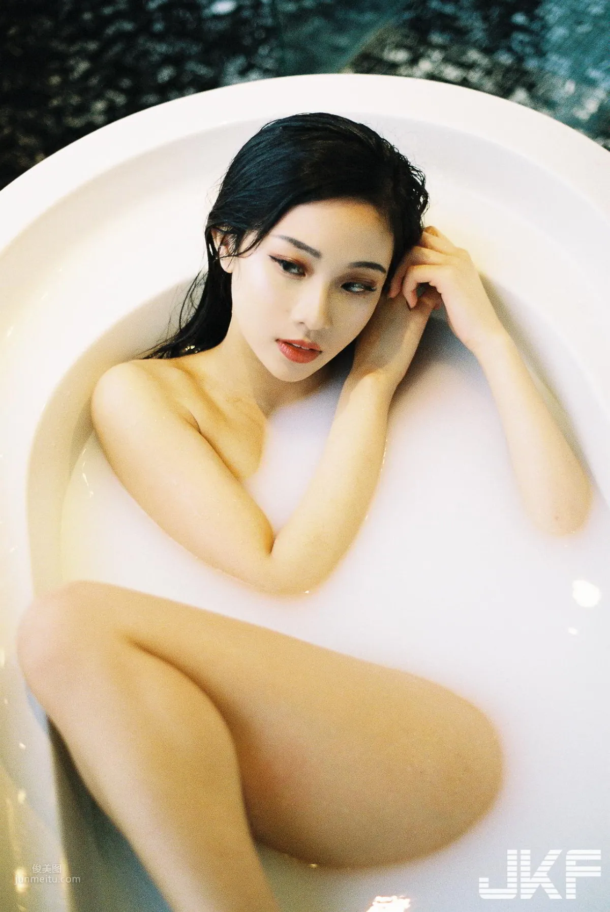 天菜型9头身白皙美腿正妹「Jessie」的大胆细宽丁情欲诱惑！_17