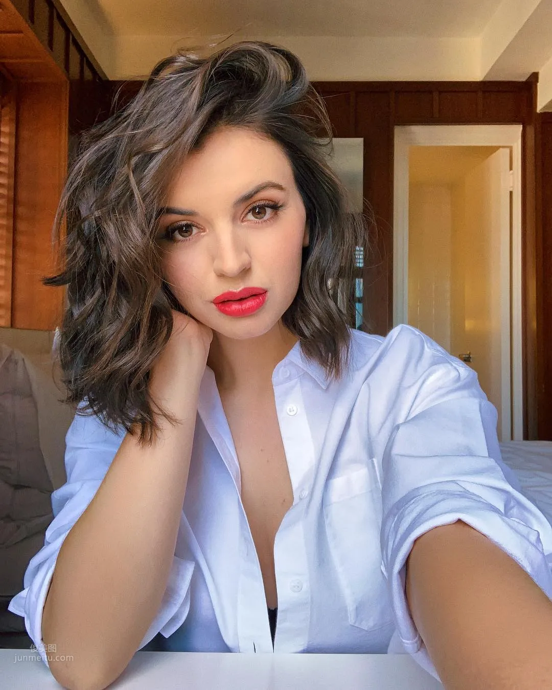 Rebecca Black- 混血女歌手负评百变美女_6