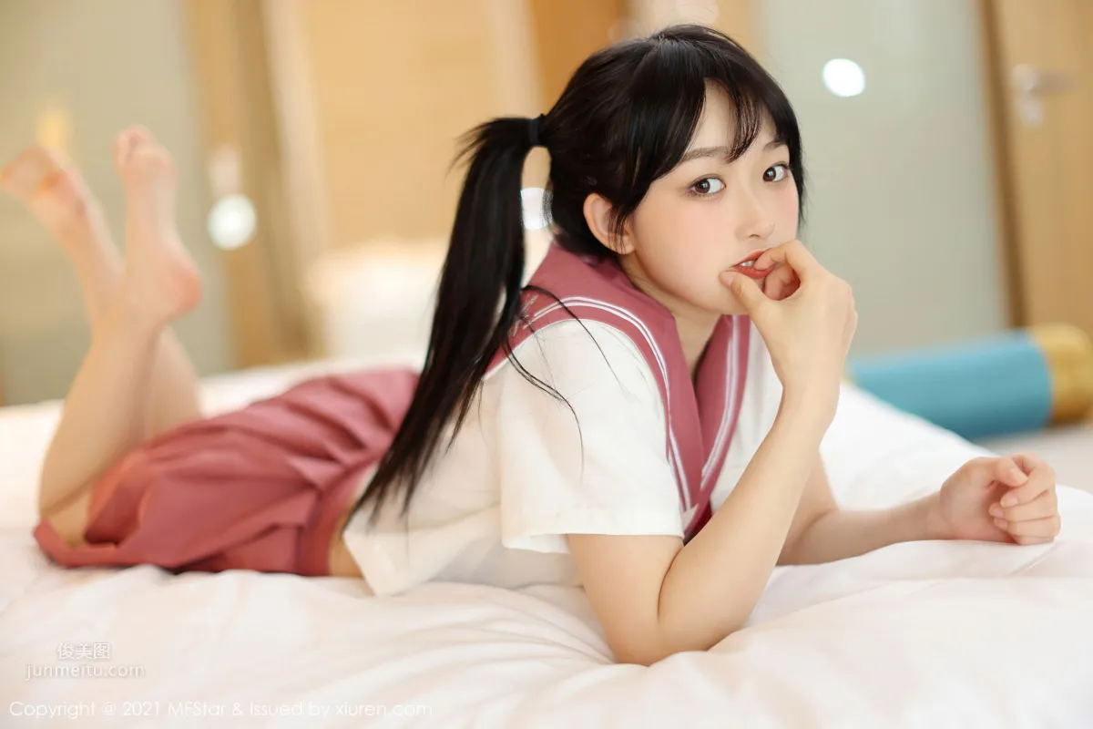 清纯可人软妹子 经典的JK制服_19