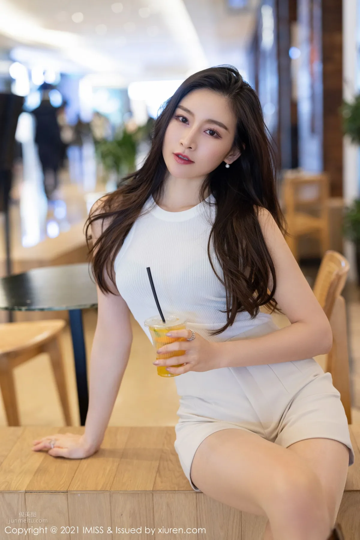 气质美女Vanessa 优雅多姿的职场OL_31