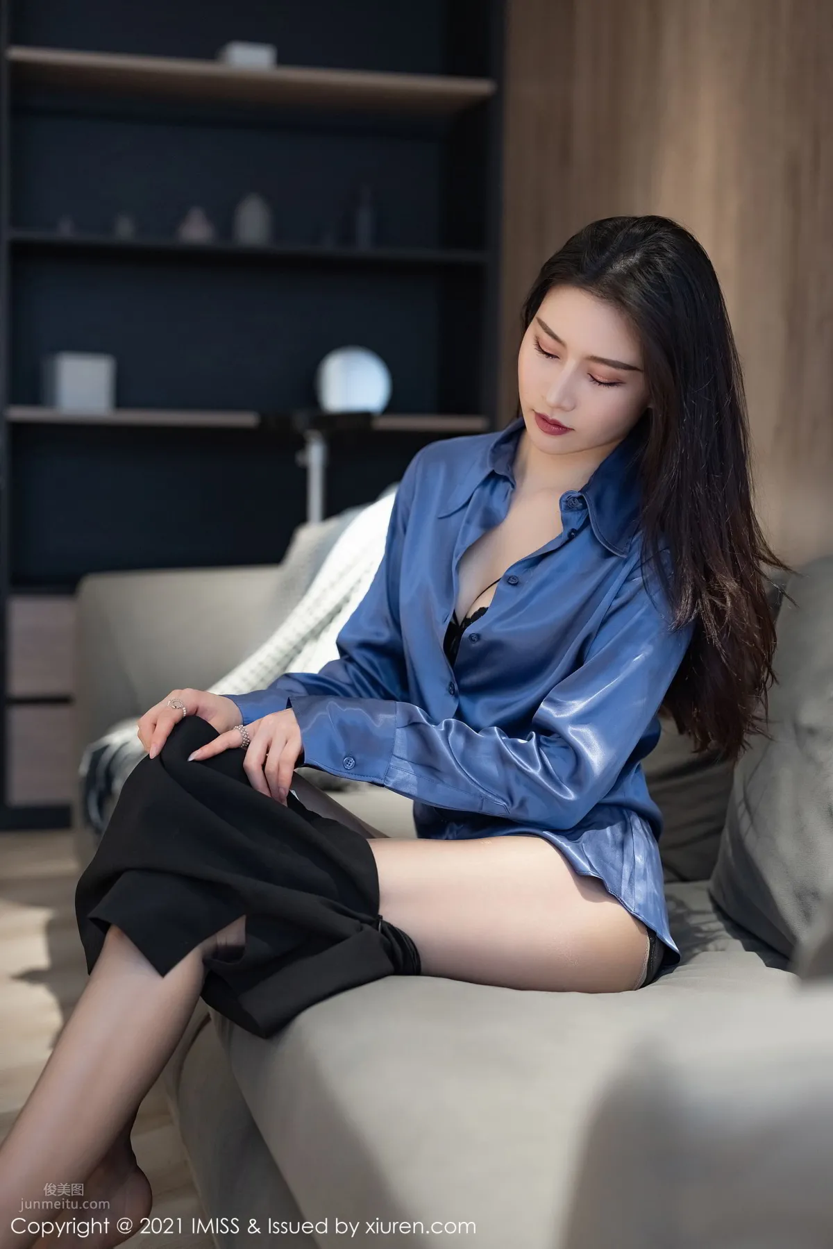 气质美女Vanessa 华丽典雅的职场OL_24